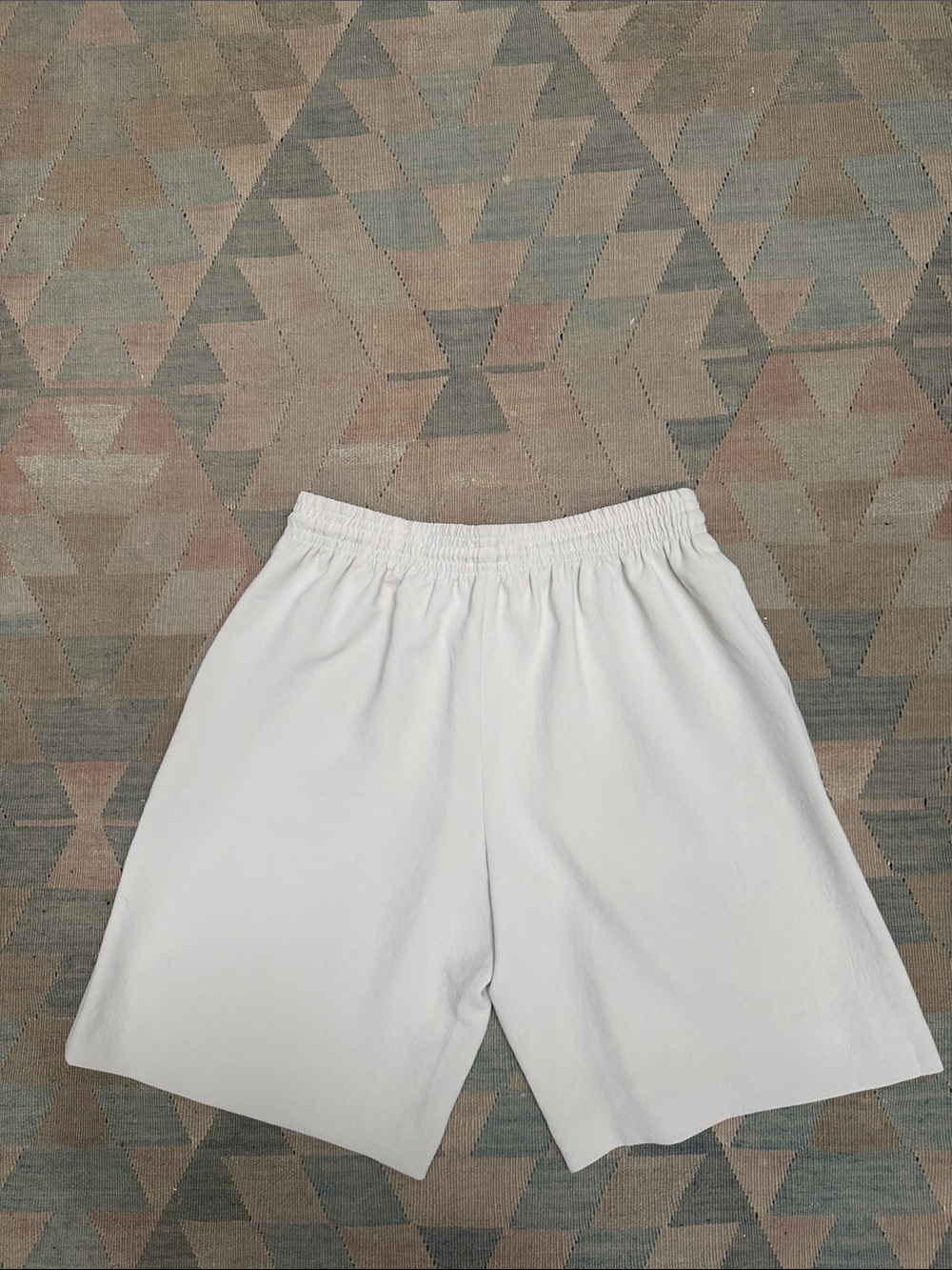 Aritzia Wilfred Thesis Bermuda Short in Matte Pearl - Size L - Picture 11 of 11